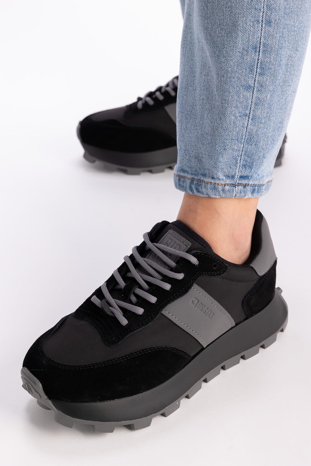 Sneakers | Black