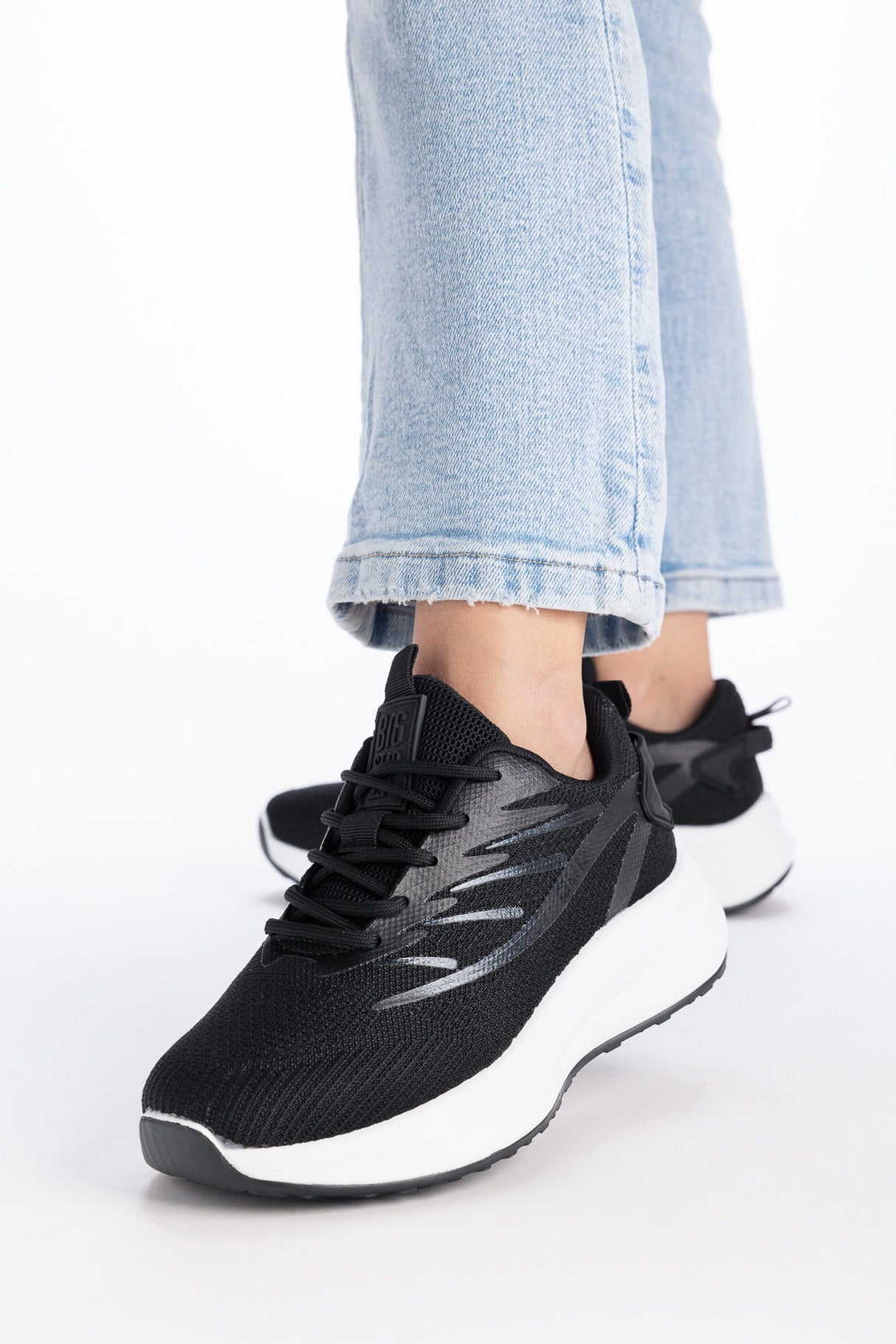 Sneakers | Black