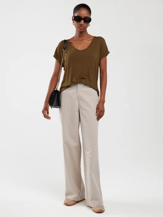 T.Shirt Basic Classic V.Neck | White